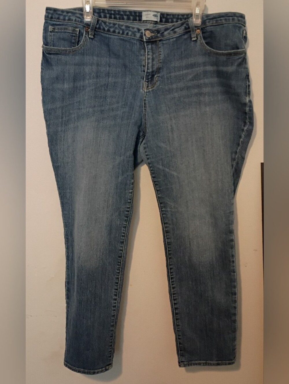 Women’s Old Navy Light Wash Straight Leg Blue Jeans